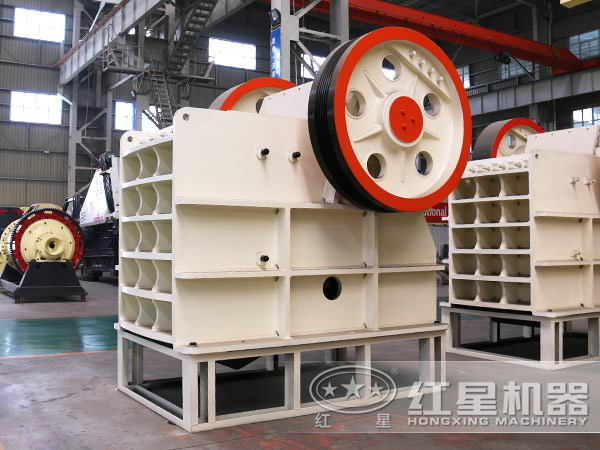 PE500x750颚式破碎机别看型号小，工作起来却不含糊，破碎比高、破碎效果好